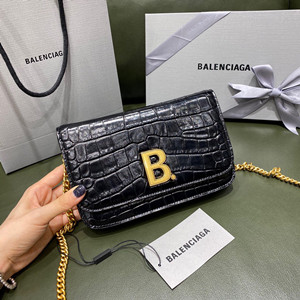 balenciaga b.wallet on chain bag