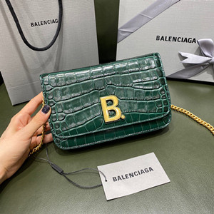 balenciaga b.wallet on chain bag