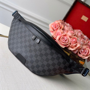 lv louis vuitton discovery bumbag #n40187
