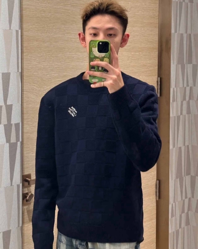 lv louis vuitton damier pullover with pearl signature