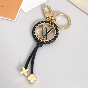 lv louis vuitton very bag charm and key holder #m63082