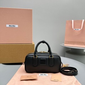 miumiu 22cm leather top-handle bag