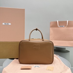 miumiu 35cm leather top-handle bag
