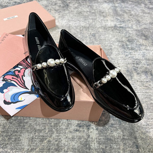 9A+ quality miumiu patent leather loafers shoes