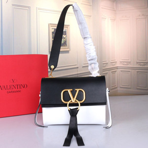 valentino small garavani e/w vring bag