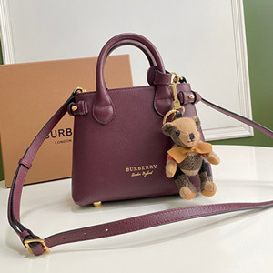 burberry 22cm the mini banner in leather and house check bag