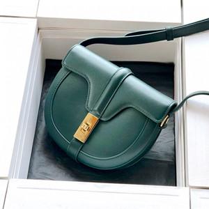 celine small besace 16 bag in patent calfskin #670