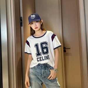 celine 16 boxy t-shirt in cotton jersey