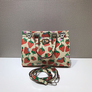 gucci zumi strawberry print leather small top handle bag #569712