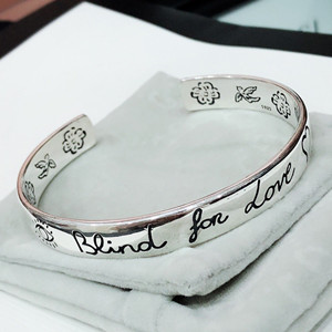 gucci "blind for love" bracelet