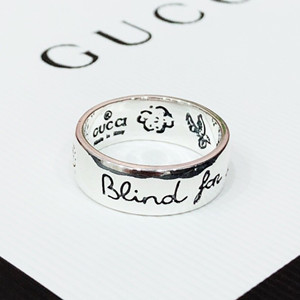 gucci "blind for love" ring