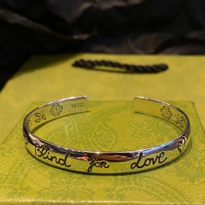 gucci blind for love'bracelet silver