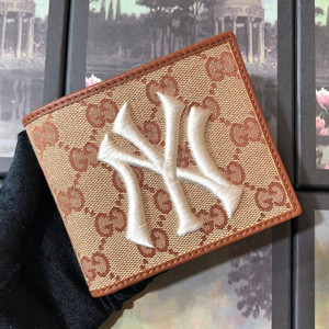 gucci original gg canvas wallet with new york yankees patch #547787
