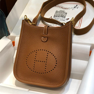 hermes 16cm evelyne mini clemence leather handbag
