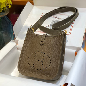 hermes 16cm evelyne mini clemence leather handbag