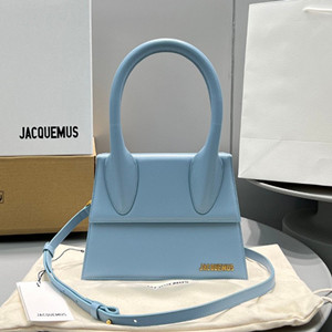 jacquemus 24cm le grand chiquito large signature handbag