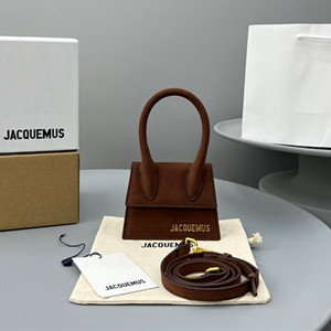 jacquemus 12cm le chiquito signature mini handbag