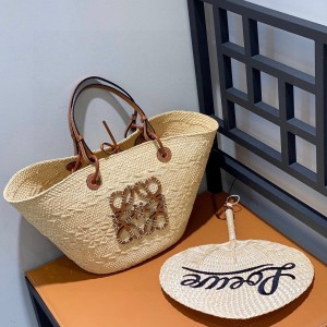 loewe small anagram basket bag in iraca palm and calfskin