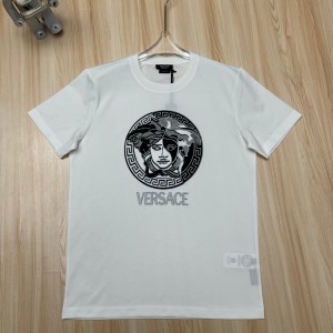 versace embroidered medusa t-shirt