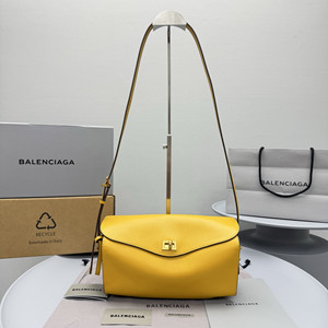 balenciaga women's le 7 shoulder bag medium