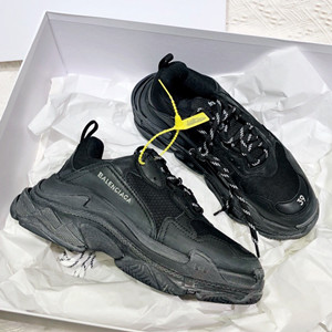 balenciaga triple s trainers shoes