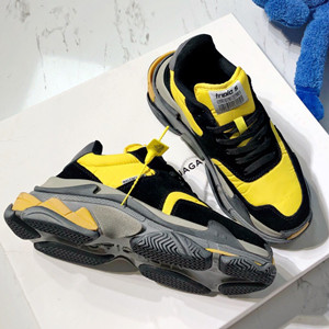 balenciaga triple s trainers shoes
