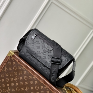 lv louis vuitton pulse messenger bag #m14874