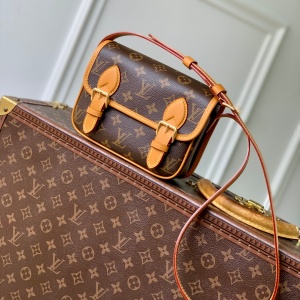 lv louis vuitton satchel wearable wallet #m26805