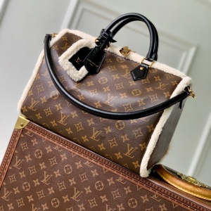 lv louis vuitton speedy soft 30 teddy handbag #m26326