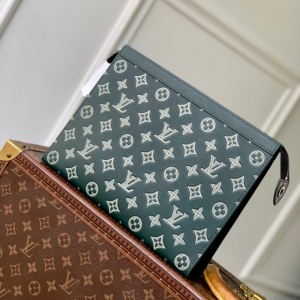 lv louis vuitton pochette voyage mm #m61692