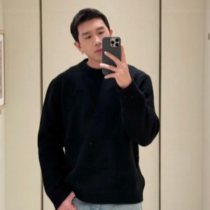 louis vuitton monogram embossed crew neck sweater