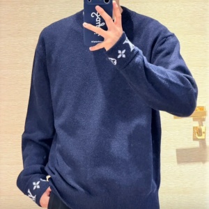 lv louis vuitton monogram cuff crew neck sweater