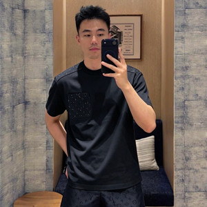lv louis vuitton short-sleeved reflective signature t-shirt