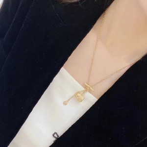 lv louis vuitton necklace