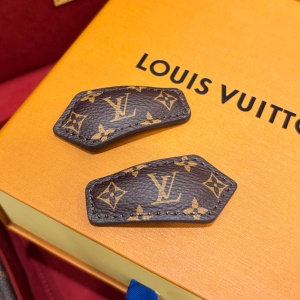 lv louis vuitton hair clip