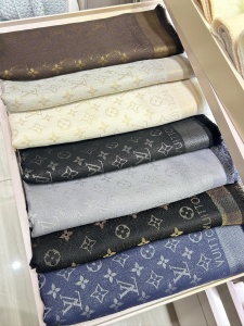 9A+ quality lv louis vuitton scarf 140cm x 140cm