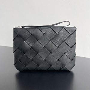 bottega veneta diago large pouch #795632