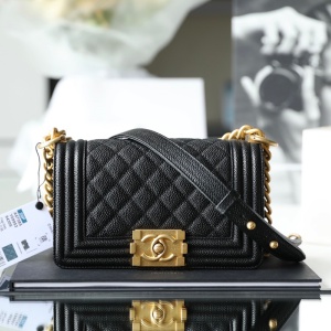 chanel boy small flap bag