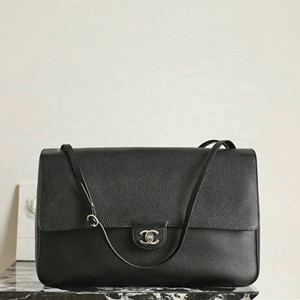 chanel 38cm maxi flapbag