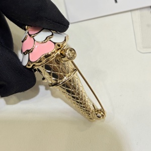 chanel brooch