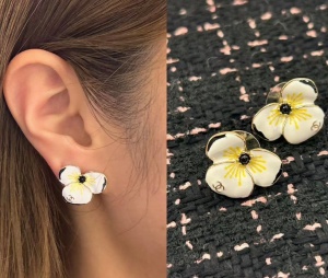 chanel small stud earrings