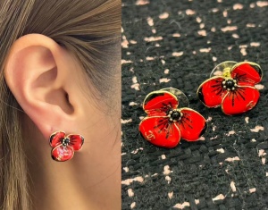 chanel small stud earrings
