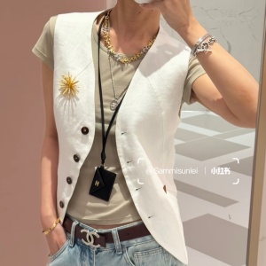 chanel brooch