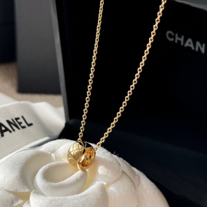 chanel necklace