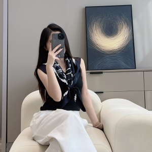 9A+ quality chanel scarf 90cm x 90cm