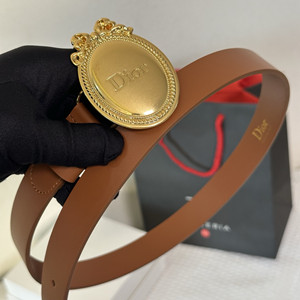 dior médaillon belt