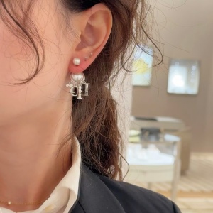 dior earrings