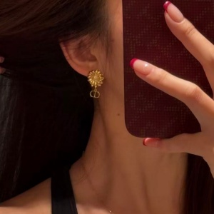 dior earrings