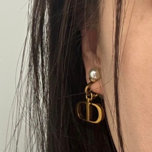 dior earrings