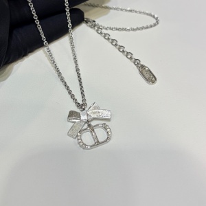 dior necklace